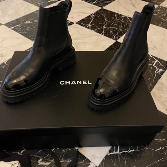 Chanel Calfskin Patent Cap Toe Ankle Boots 38 Black - Picture 13 of 16